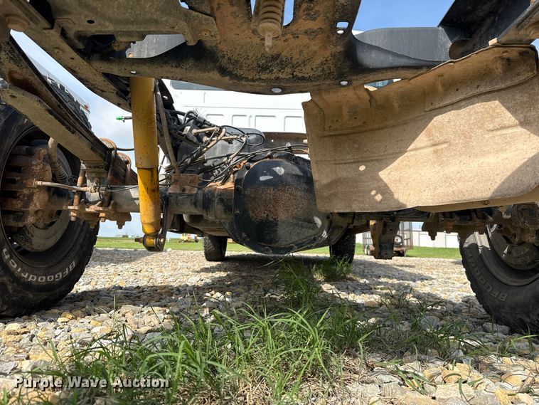 image for item NK9201 2011 Ford F250 Super Duty Ext. Cab pickup truck cab and chassis