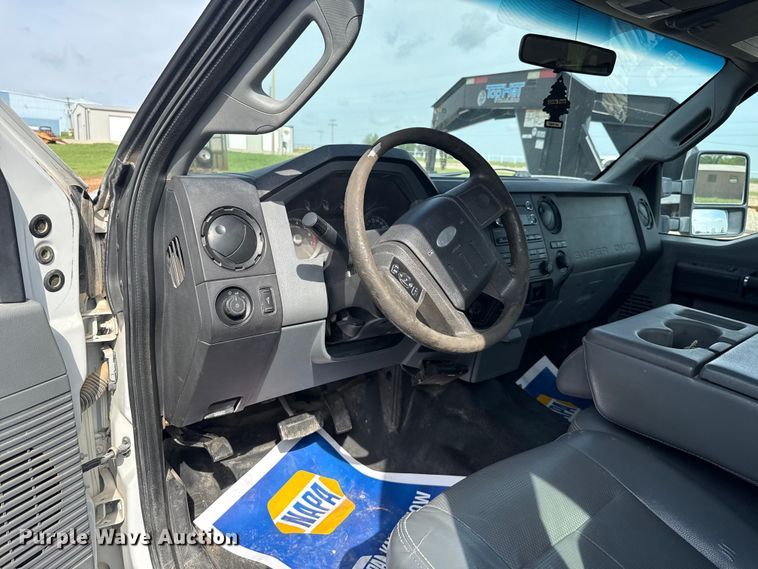 image for item NK9201 2011 Ford F250 Super Duty Ext. Cab pickup truck cab and chassis