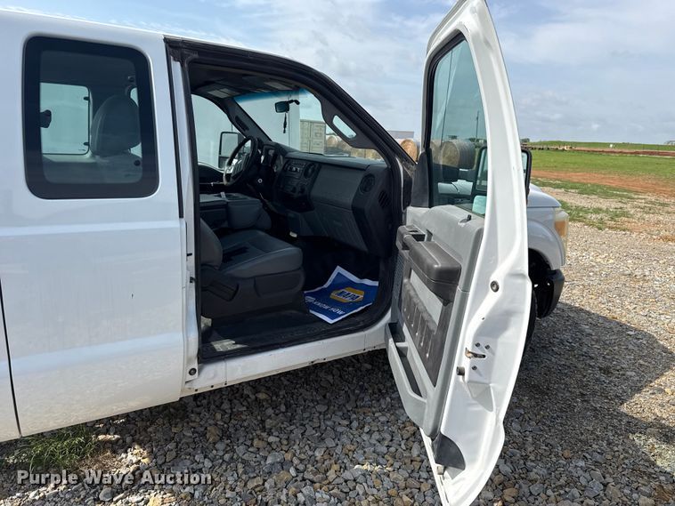 image for item NK9201 2011 Ford F250 Super Duty Ext. Cab pickup truck cab and chassis