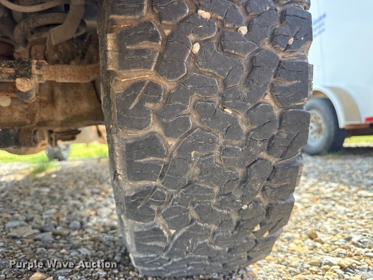 image for item NK9201 2011 Ford F250 Super Duty Ext. Cab pickup truck cab and chassis