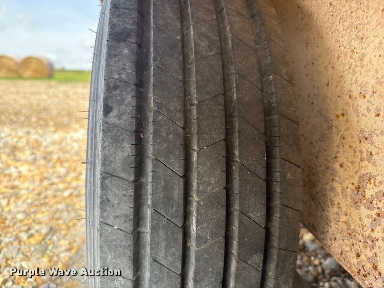 image for item NK9202 1998 S&H Cargo BH enclosed cargo trailer