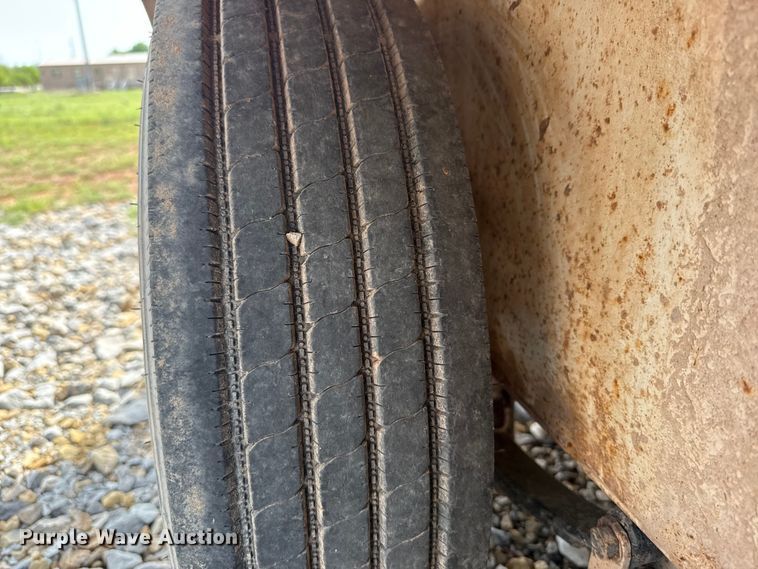 image for item NK9202 1998 S&H Cargo BH enclosed cargo trailer