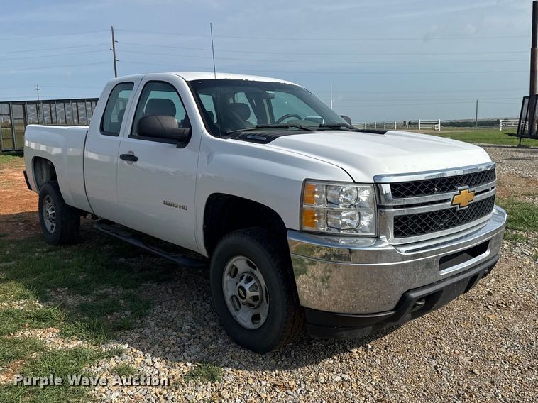 image for item NK9203 2013 Chevrolet Silverado 2500HD Ext. Cab pickup truck