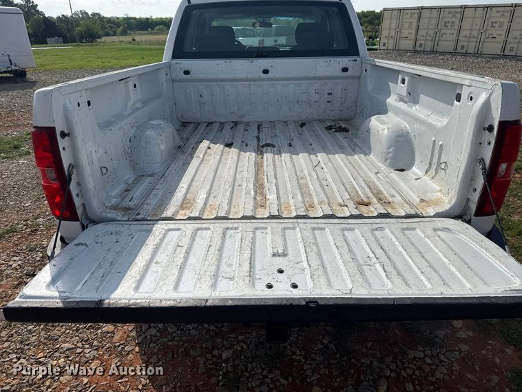 image for item NK9203 2013 Chevrolet Silverado 2500HD Ext. Cab pickup truck