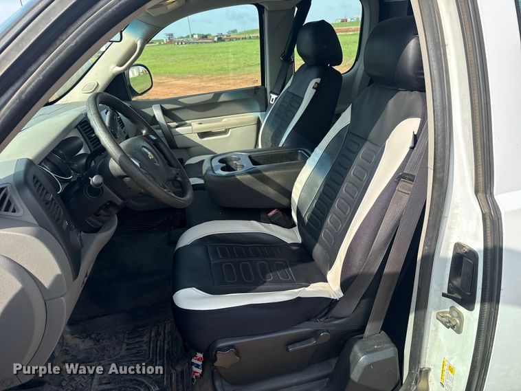 image for item NK9203 2013 Chevrolet Silverado 2500HD Ext. Cab pickup truck