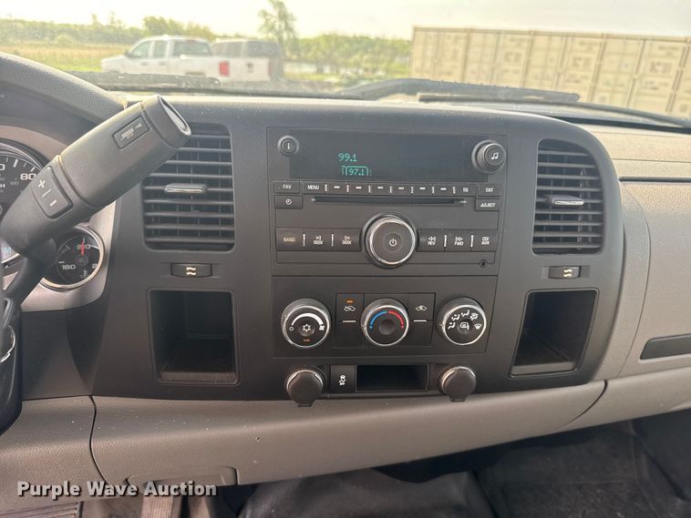 image for item NK9203 2013 Chevrolet Silverado 2500HD Ext. Cab pickup truck