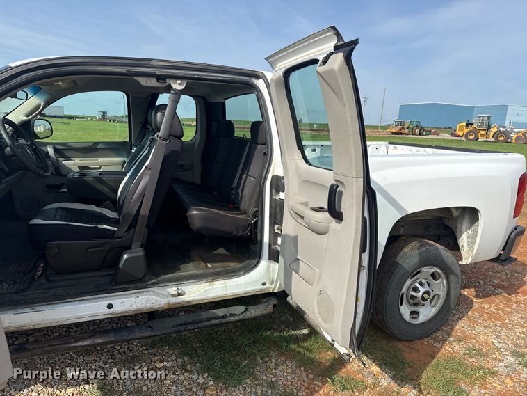 image for item NK9203 2013 Chevrolet Silverado 2500HD Ext. Cab pickup truck