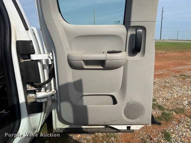 image for item NK9203 2013 Chevrolet Silverado 2500HD Ext. Cab pickup truck