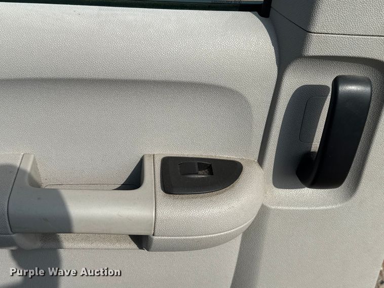 image for item NK9203 2013 Chevrolet Silverado 2500HD Ext. Cab pickup truck