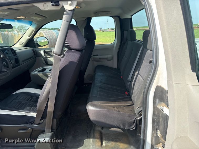 image for item NK9203 2013 Chevrolet Silverado 2500HD Ext. Cab pickup truck