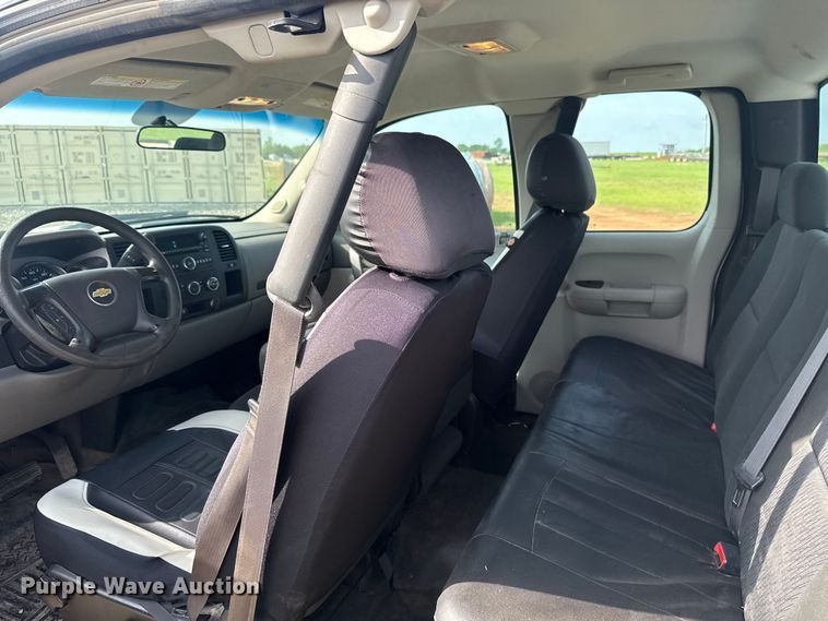 image for item NK9203 2013 Chevrolet Silverado 2500HD Ext. Cab pickup truck