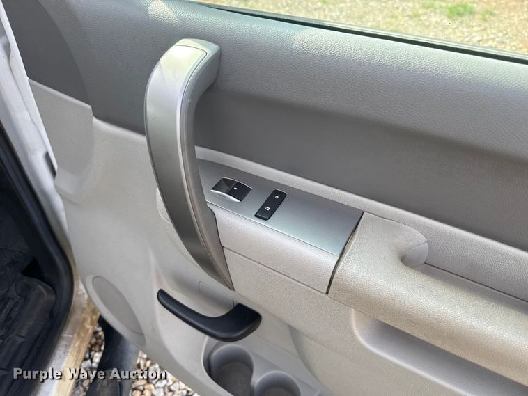 image for item NK9203 2013 Chevrolet Silverado 2500HD Ext. Cab pickup truck