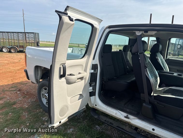 image for item NK9203 2013 Chevrolet Silverado 2500HD Ext. Cab pickup truck
