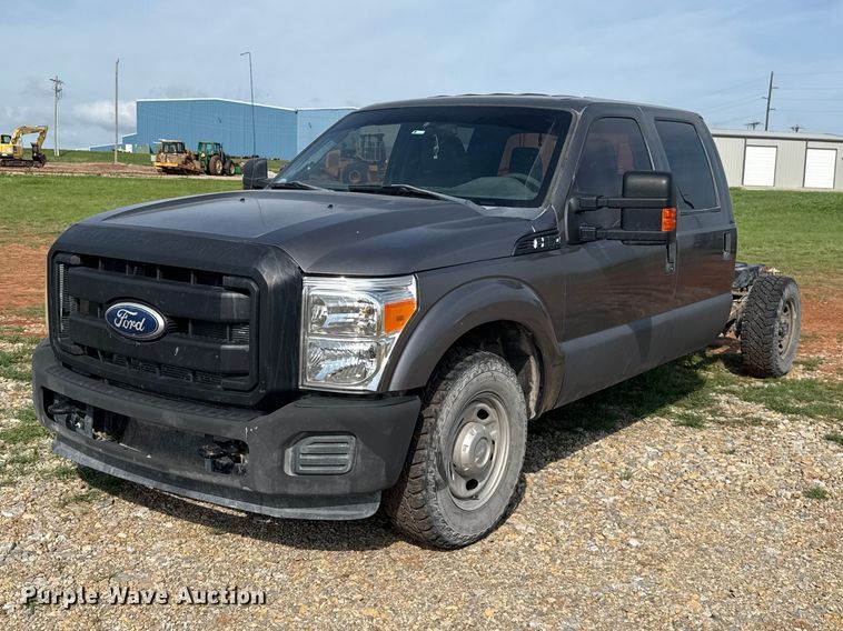 2011 Ford F250 Super Duty Crew Cab pickup truck cab and chassis