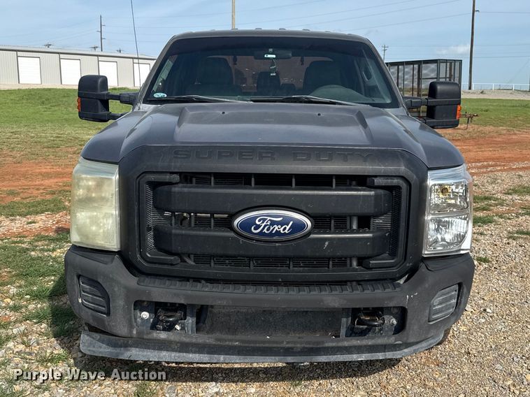 image for item NK9205 2011 Ford F250 Super Duty Crew Cab pickup truck cab and chassis