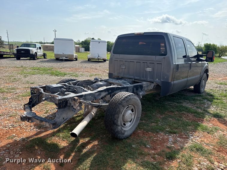 image for item NK9205 2011 Ford F250 Super Duty Crew Cab pickup truck cab and chassis