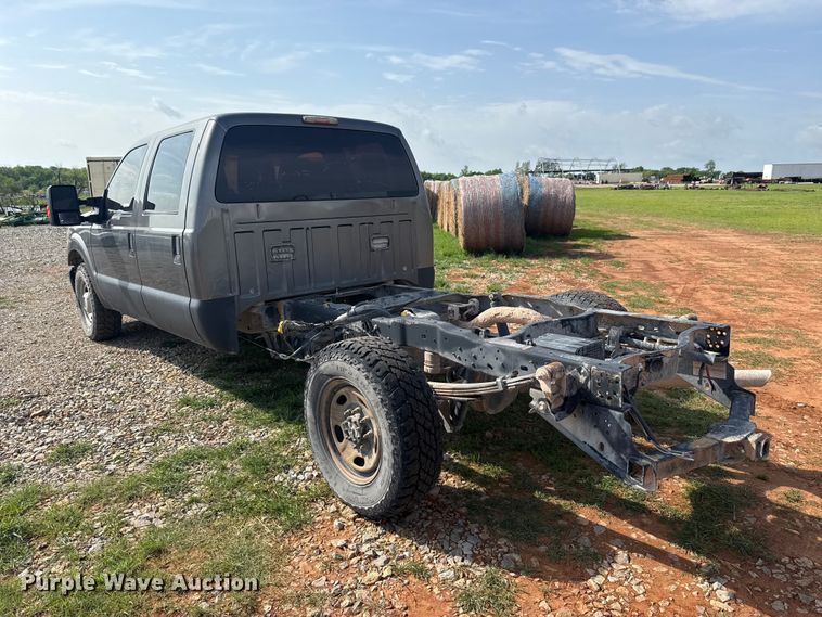 image for item NK9205 2011 Ford F250 Super Duty Crew Cab pickup truck cab and chassis