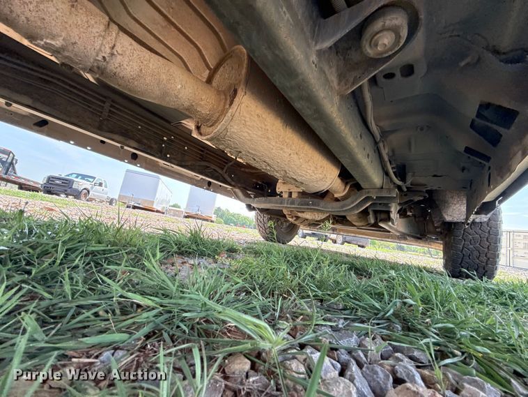 image for item NK9205 2011 Ford F250 Super Duty Crew Cab pickup truck cab and chassis