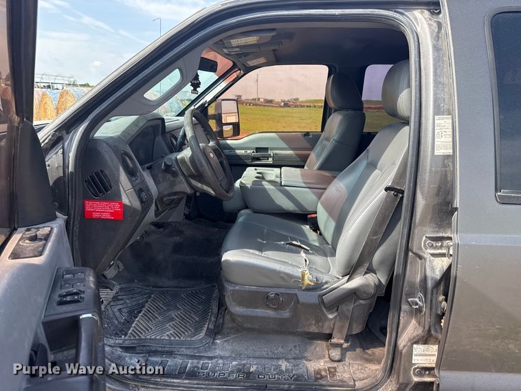 image for item NK9205 2011 Ford F250 Super Duty Crew Cab pickup truck cab and chassis