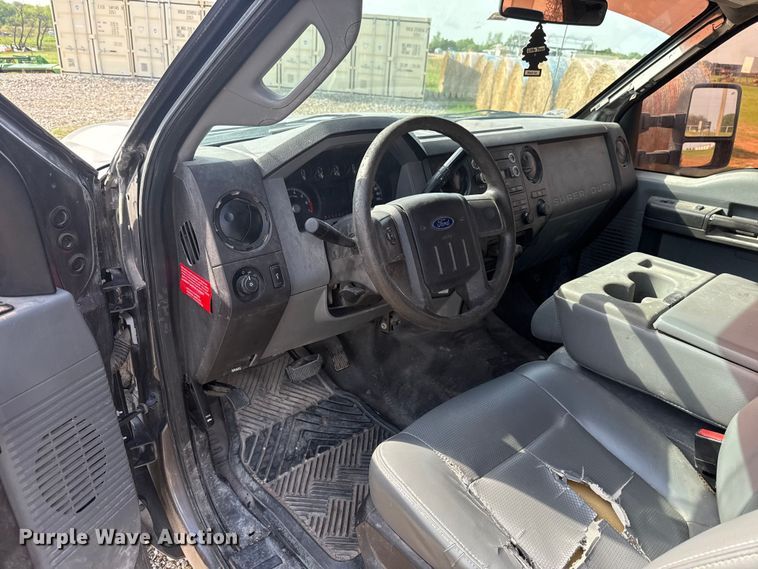 image for item NK9205 2011 Ford F250 Super Duty Crew Cab pickup truck cab and chassis