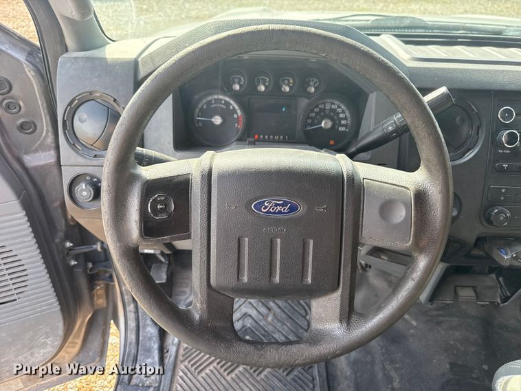 image for item NK9205 2011 Ford F250 Super Duty Crew Cab pickup truck cab and chassis