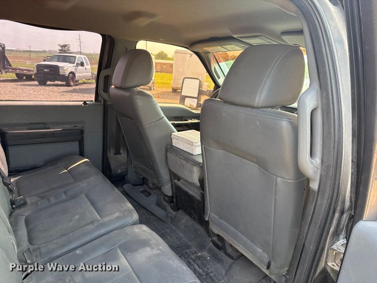 image for item NK9205 2011 Ford F250 Super Duty Crew Cab pickup truck cab and chassis