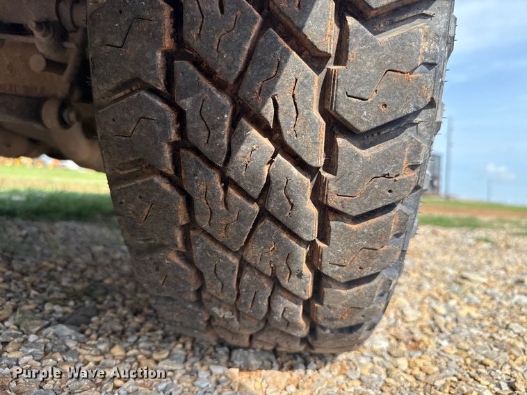 image for item NK9205 2011 Ford F250 Super Duty Crew Cab pickup truck cab and chassis