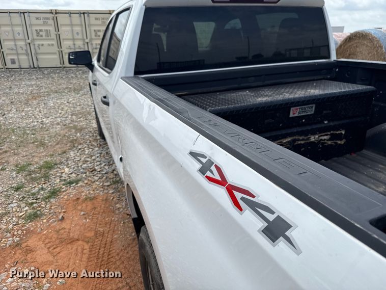 image for item NK9208 2022 Chevrolet Silverado 1500 Crew Cab pickup truck