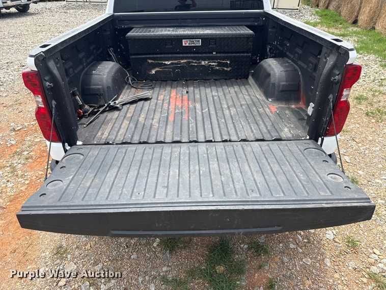 image for item NK9208 2022 Chevrolet Silverado 1500 Crew Cab pickup truck