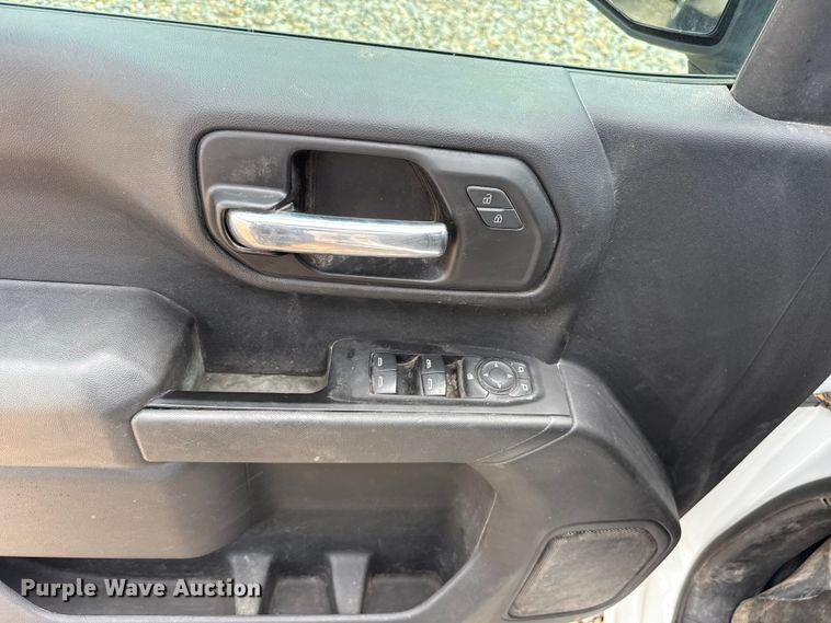 image for item NK9208 2022 Chevrolet Silverado 1500 Crew Cab pickup truck
