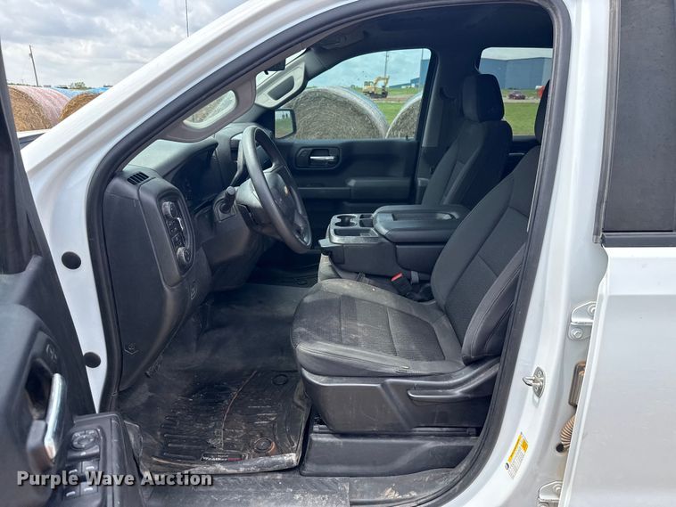 image for item NK9208 2022 Chevrolet Silverado 1500 Crew Cab pickup truck