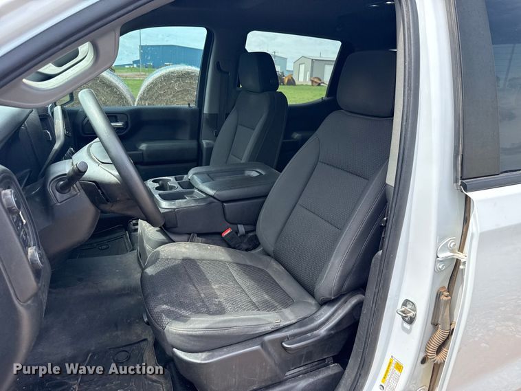 image for item NK9208 2022 Chevrolet Silverado 1500 Crew Cab pickup truck