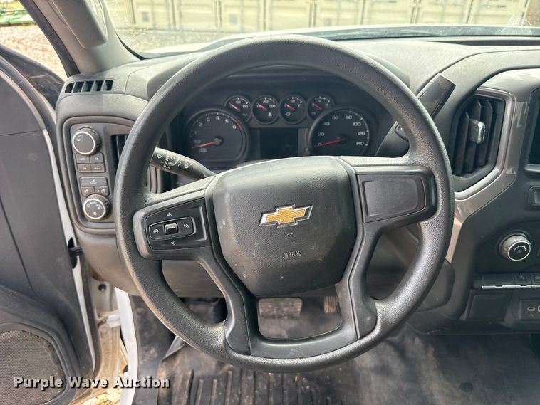 image for item NK9208 2022 Chevrolet Silverado 1500 Crew Cab pickup truck