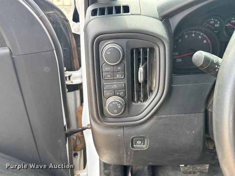 image for item NK9208 2022 Chevrolet Silverado 1500 Crew Cab pickup truck