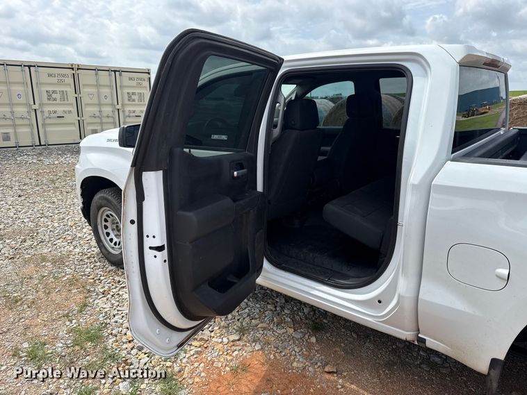 image for item NK9208 2022 Chevrolet Silverado 1500 Crew Cab pickup truck