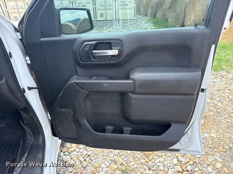 image for item NK9208 2022 Chevrolet Silverado 1500 Crew Cab pickup truck