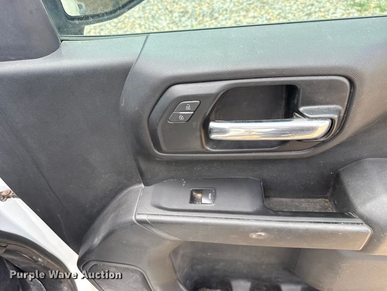 image for item NK9208 2022 Chevrolet Silverado 1500 Crew Cab pickup truck
