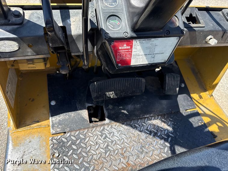 image for item NK9222 Hyster S40XL forklift