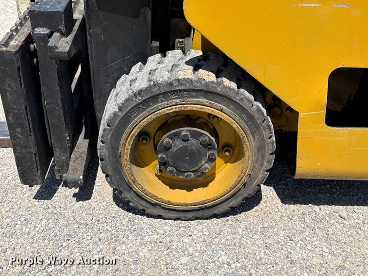 image for item NK9222 Hyster S40XL forklift