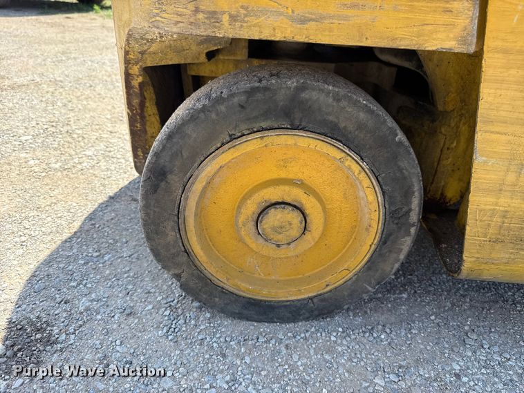 image for item NK9222 Hyster S40XL forklift