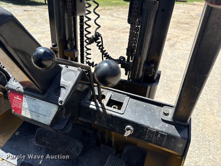 image for item NK9223 Hyster S40XL forklift