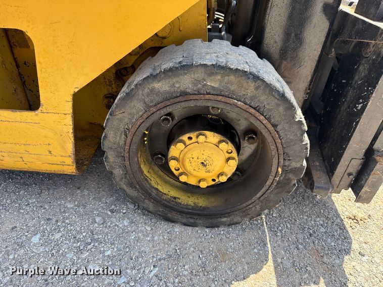 image for item NK9223 Hyster S40XL forklift