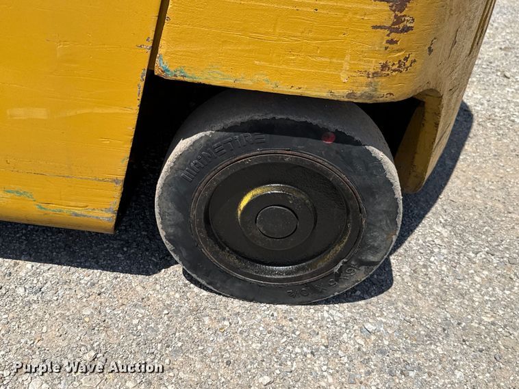 image for item NK9223 Hyster S40XL forklift