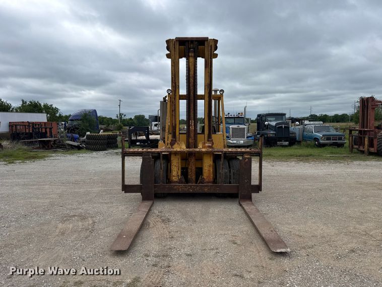 image for item NK9224 Caterpillar V225 forklift