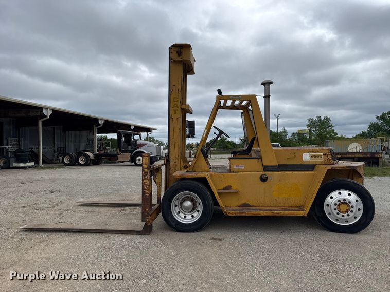 image for item NK9224 Caterpillar V225 forklift