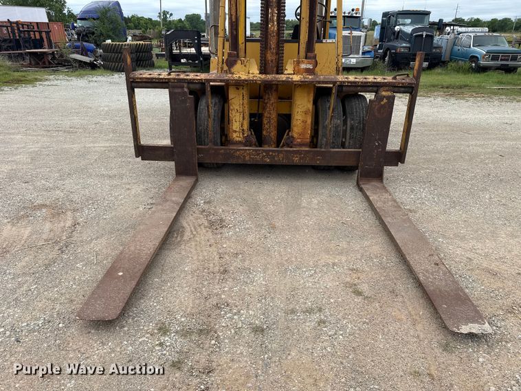 image for item NK9224 Caterpillar V225 forklift