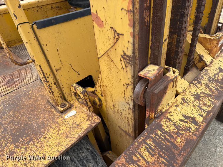 image for item NK9224 Caterpillar V225 forklift