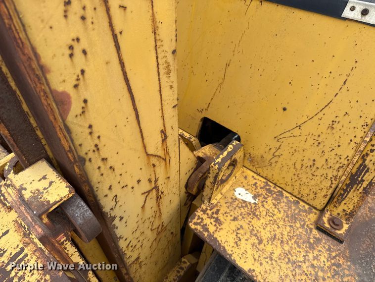 image for item NK9224 Caterpillar V225 forklift