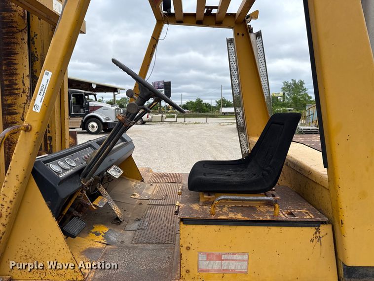 image for item NK9224 Caterpillar V225 forklift