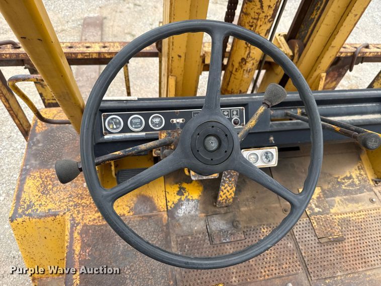 image for item NK9224 Caterpillar V225 forklift